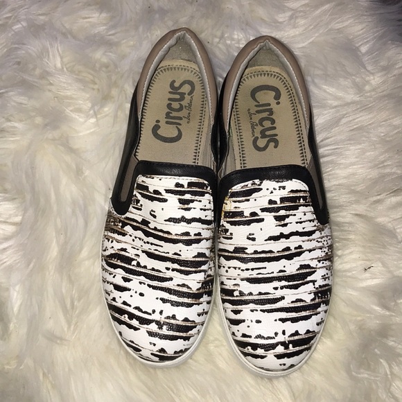 Circus by Sam Edelman slip on sneaker - Picture 2 of 4